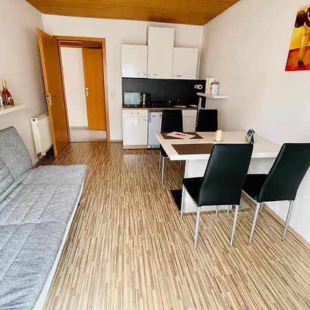 Kleine Ein Zimmer Wohnung Mit Gartenanlage ซาเลม ภายนอก รูปภาพ