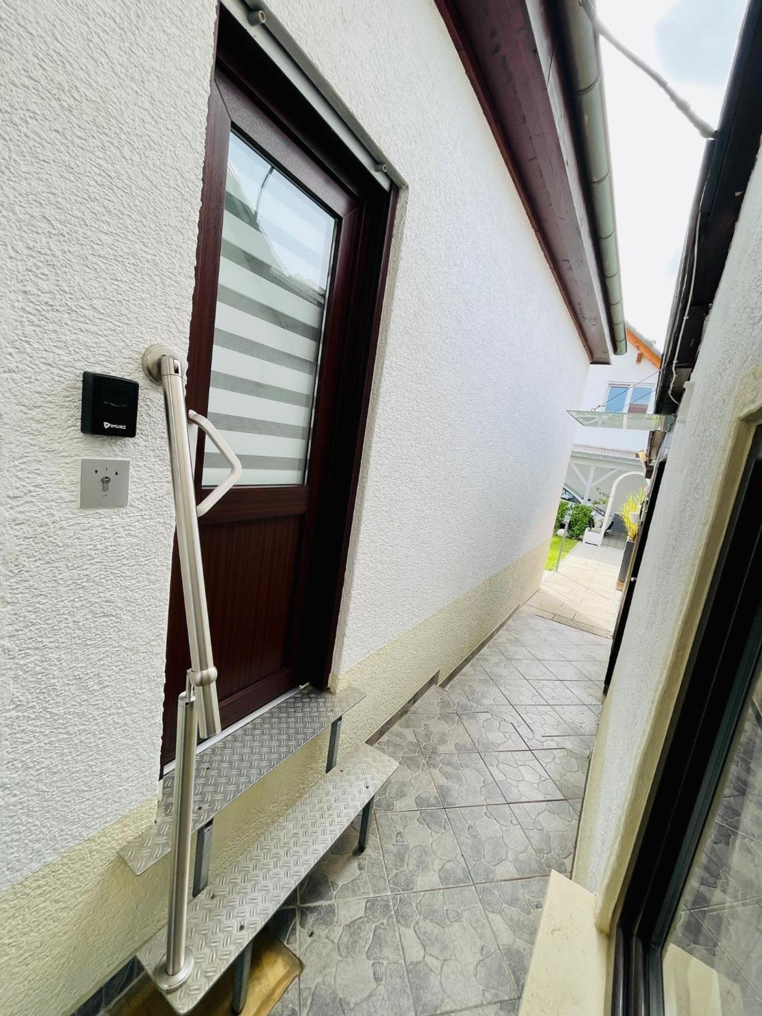 Kleine Ein Zimmer Wohnung Mit Gartenanlage ซาเลม ภายนอก รูปภาพ