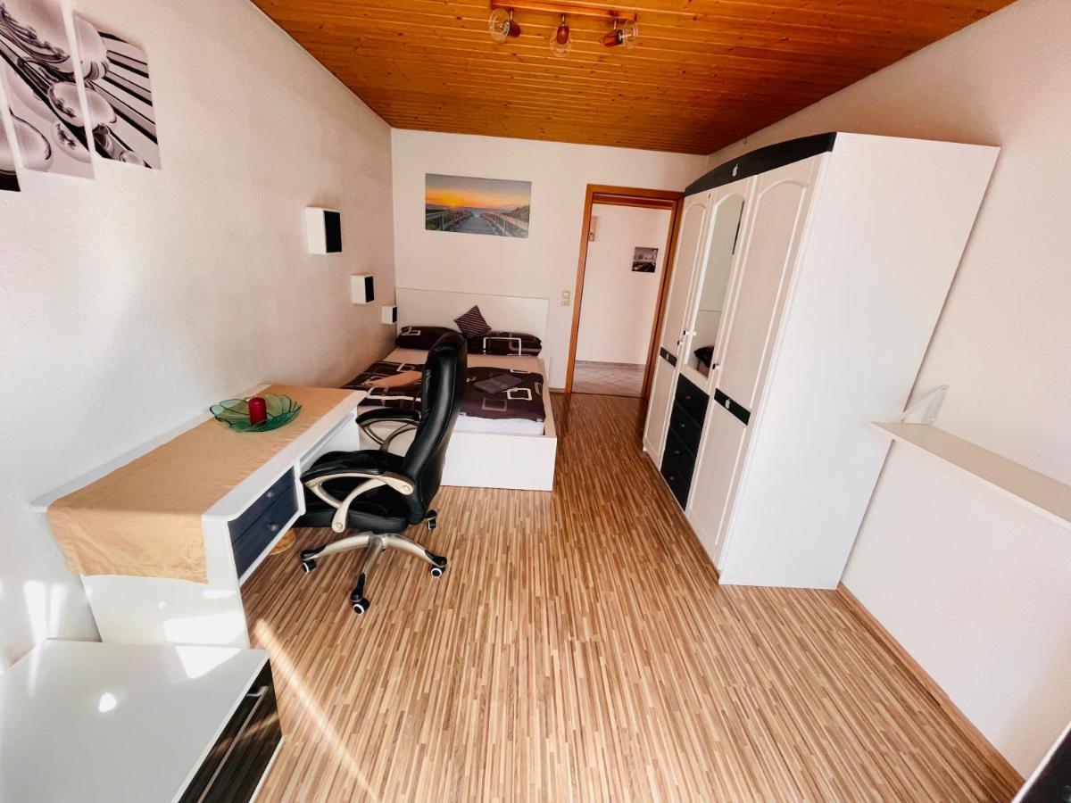Kleine Ein Zimmer Wohnung Mit Gartenanlage ซาเลม ภายนอก รูปภาพ