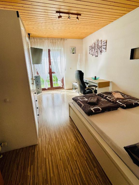 Kleine Ein Zimmer Wohnung Mit Gartenanlage ซาเลม ภายนอก รูปภาพ